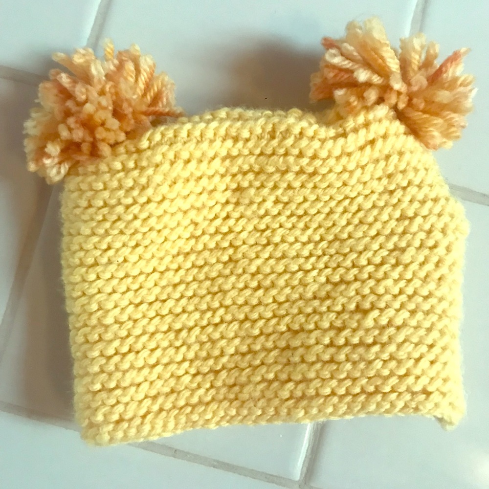 Infant knitted hat : 0-3 months (handmade)